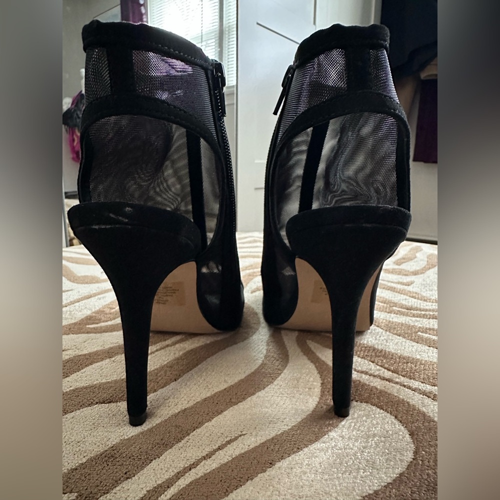 ✨NWOT✨ Madden Girl Black Mesh Peep Toe Heels Women’s size 7 - Picture 3 of 7